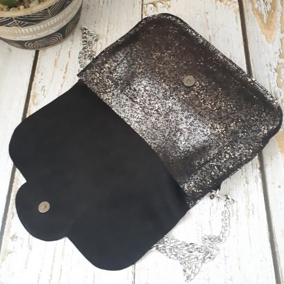 je couds du cuir à la machine familiale