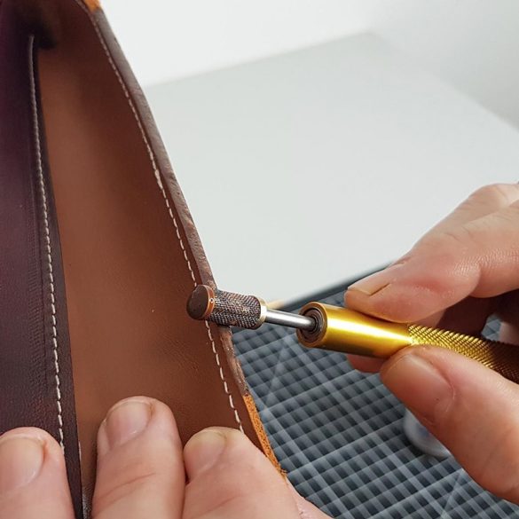 stylo applicateur tranches cuir(2) coudre une besace en cuir
